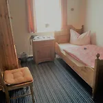 Deutsches Haus מלון 3*
