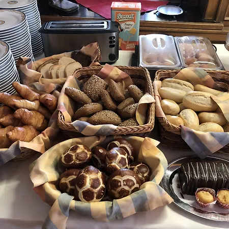 Hotel Deutsches Haus 3*