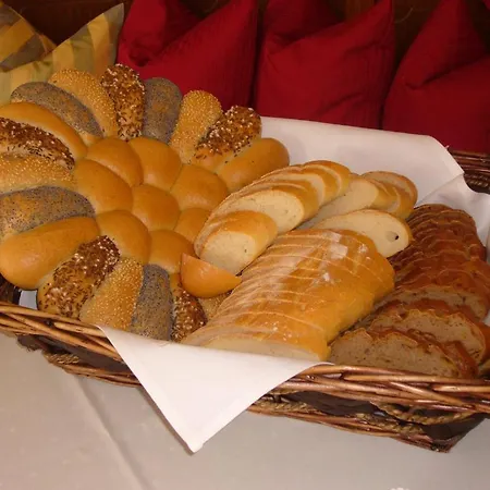 Hotel Deutsches Haus 3*