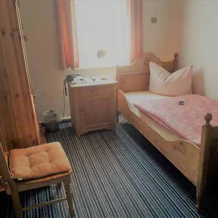 Deutsches Haus מלון 3*