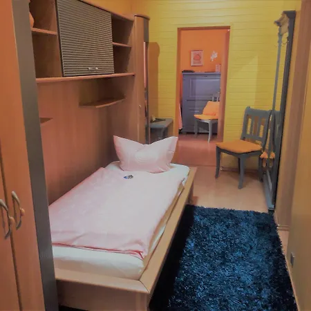 Deutsches Haus מלון 3*